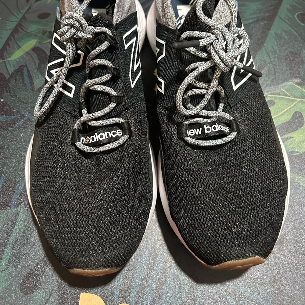 New Balance Fresh Foam woman’s sz 9.5 NWOT